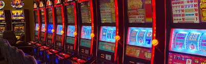 Mesin slot online dengan grafis warna-warni di slot1121